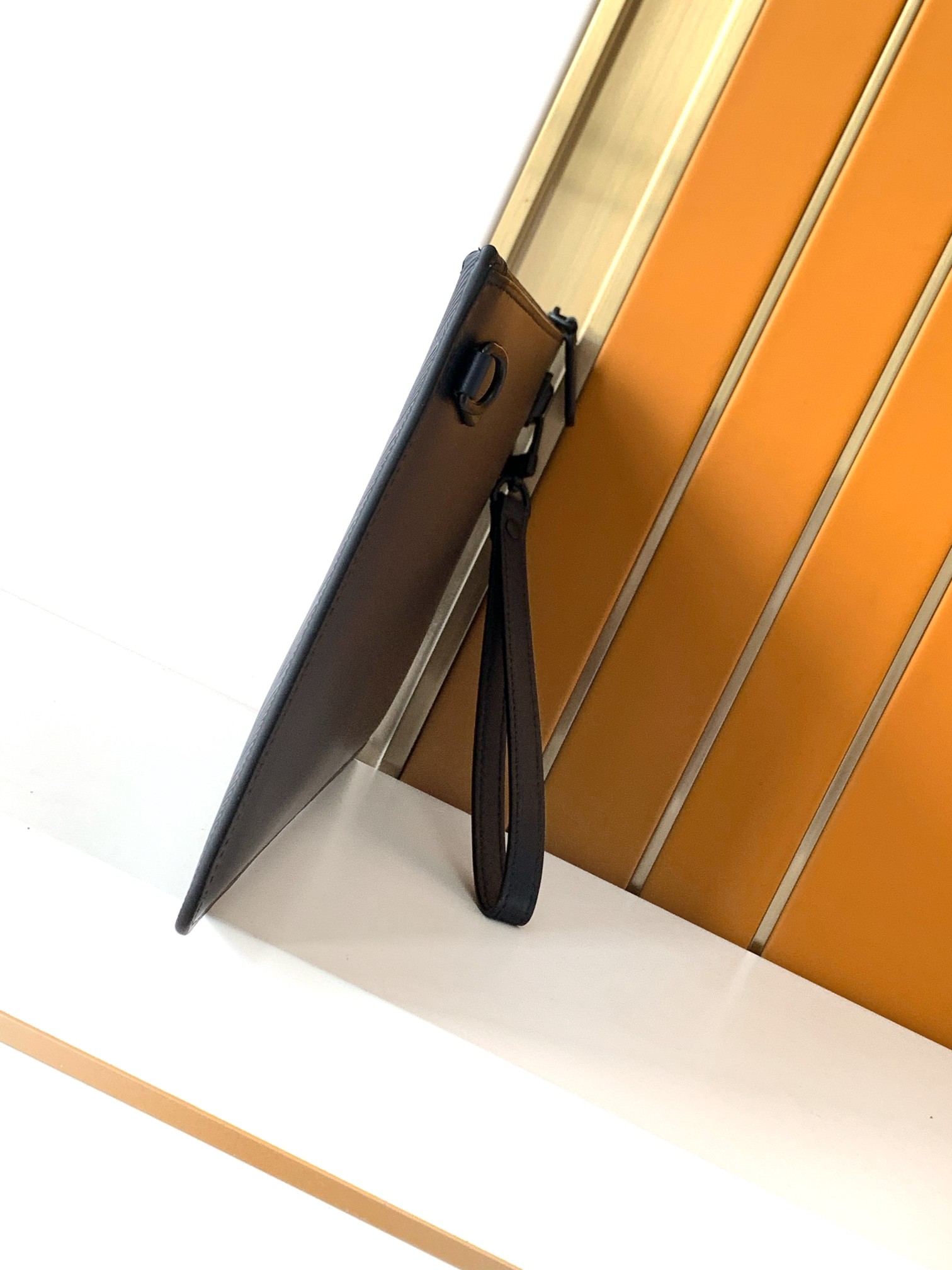Men's Embossed Leather Clutch  - đánh giá và giá Card Top Loader